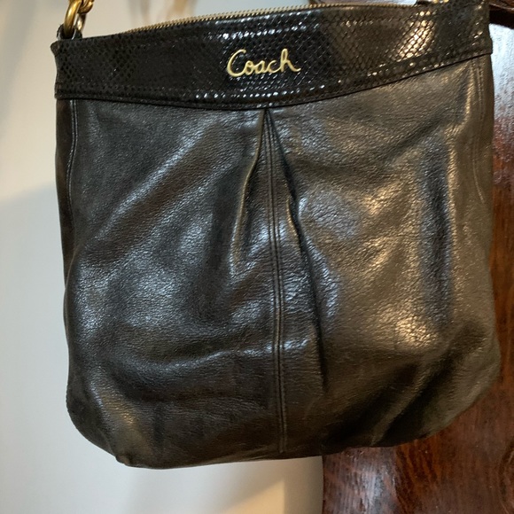 Authentic Coach purse - Picture 3 of 7